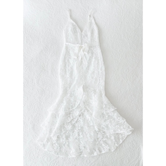 NWOT Lulus Forever Fanciful White Floral Embroidered High-Low Midi Dress XSmall - Picture 2 of 8